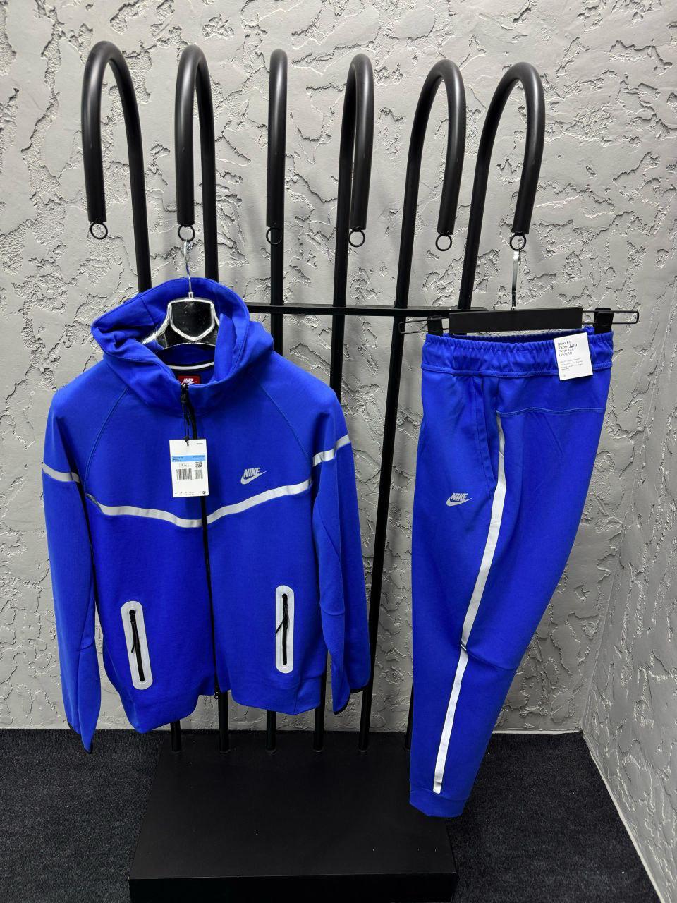 CHANDAL NIKE TECH